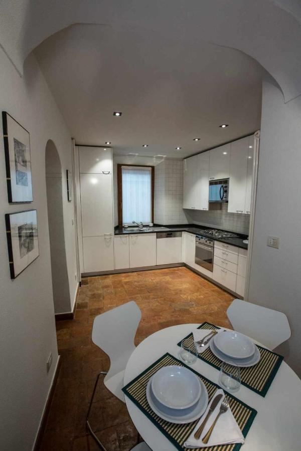 Historical Apartment In The Center Of Gravedona - Larihome A02 Екстер'єр фото